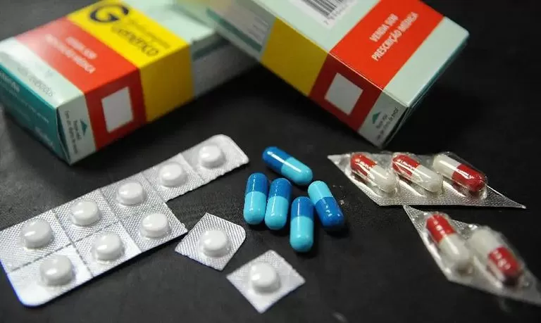 Governo do Brasil zera imposto de importação para produtos essenciais, beneficiando brasileiros