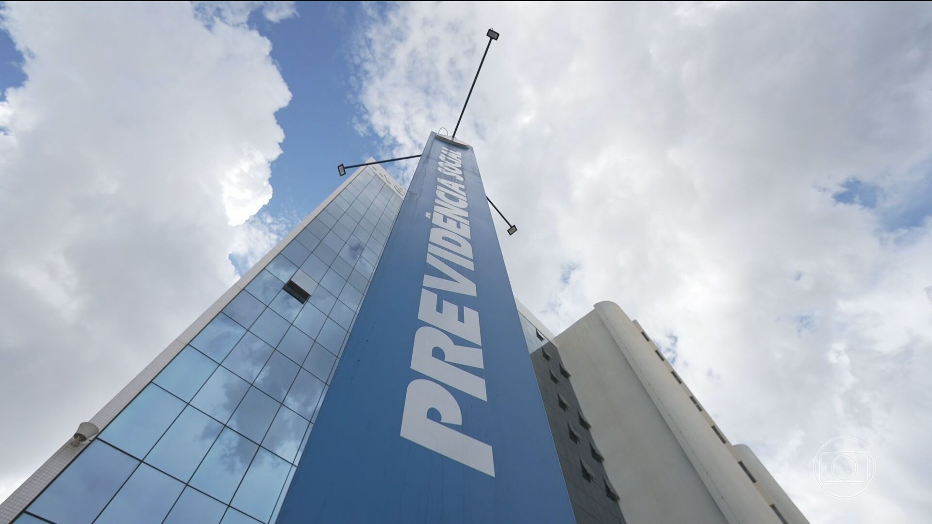 Governo estende prazo para aposentados contestarem descontos indevidos do INSS