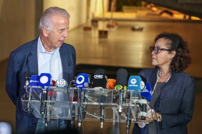 Governo reconhece vice de Maduro como presidente em exercício da Venezuela