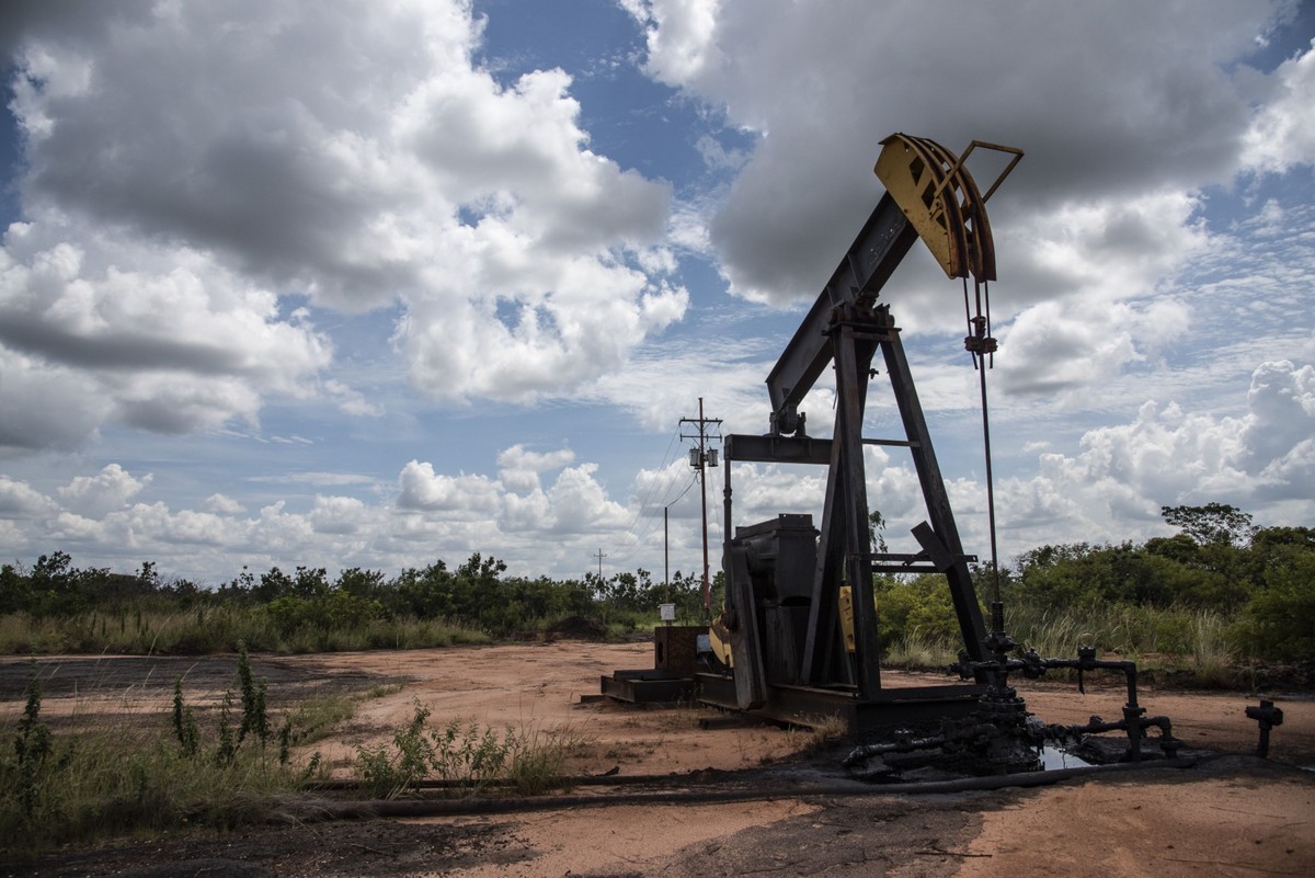 Governo Trump planeja se reunir com petrolíferas para discutir Venezuela