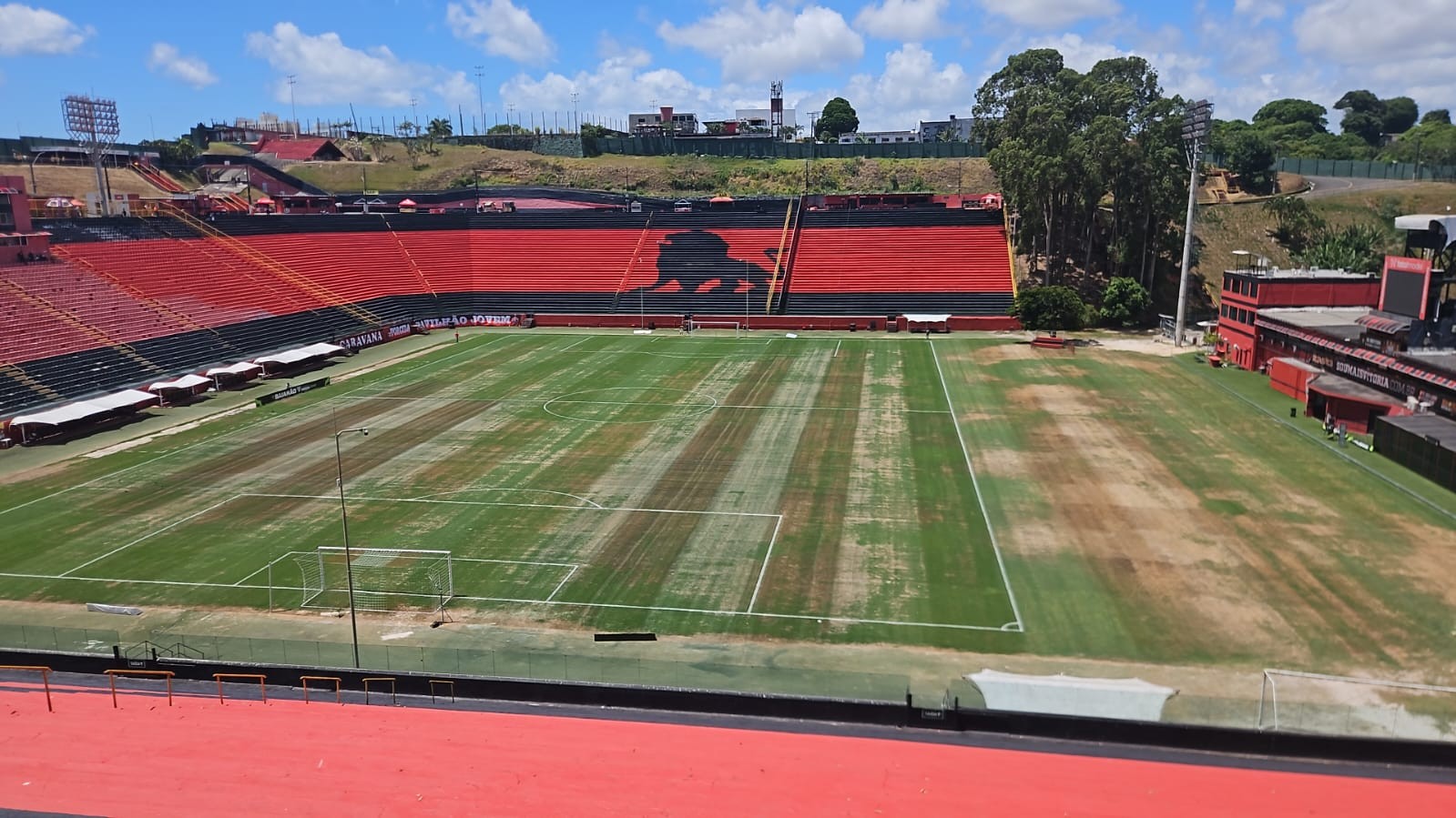 Gramado do Barradão apresenta falhas antes de estreia do Vitória no Campeonato Baiano