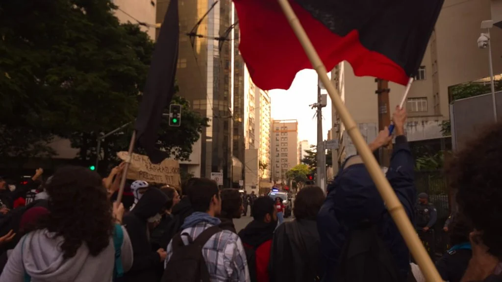Greve de Estudantes Avança: Consequências na Educação Pública Estadual