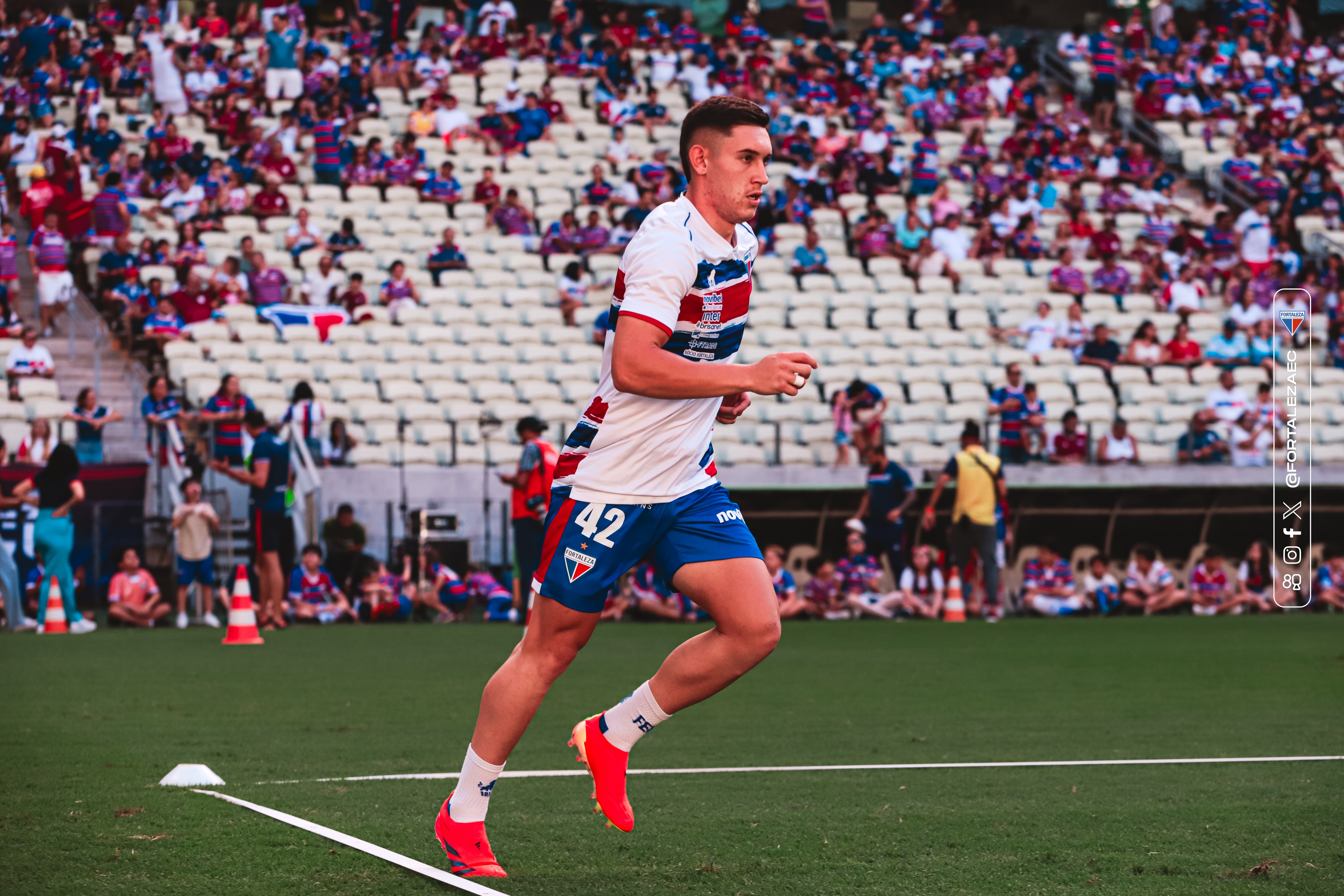 Guarani acerta com meia do Fortaleza e encerra busca por camisa 8