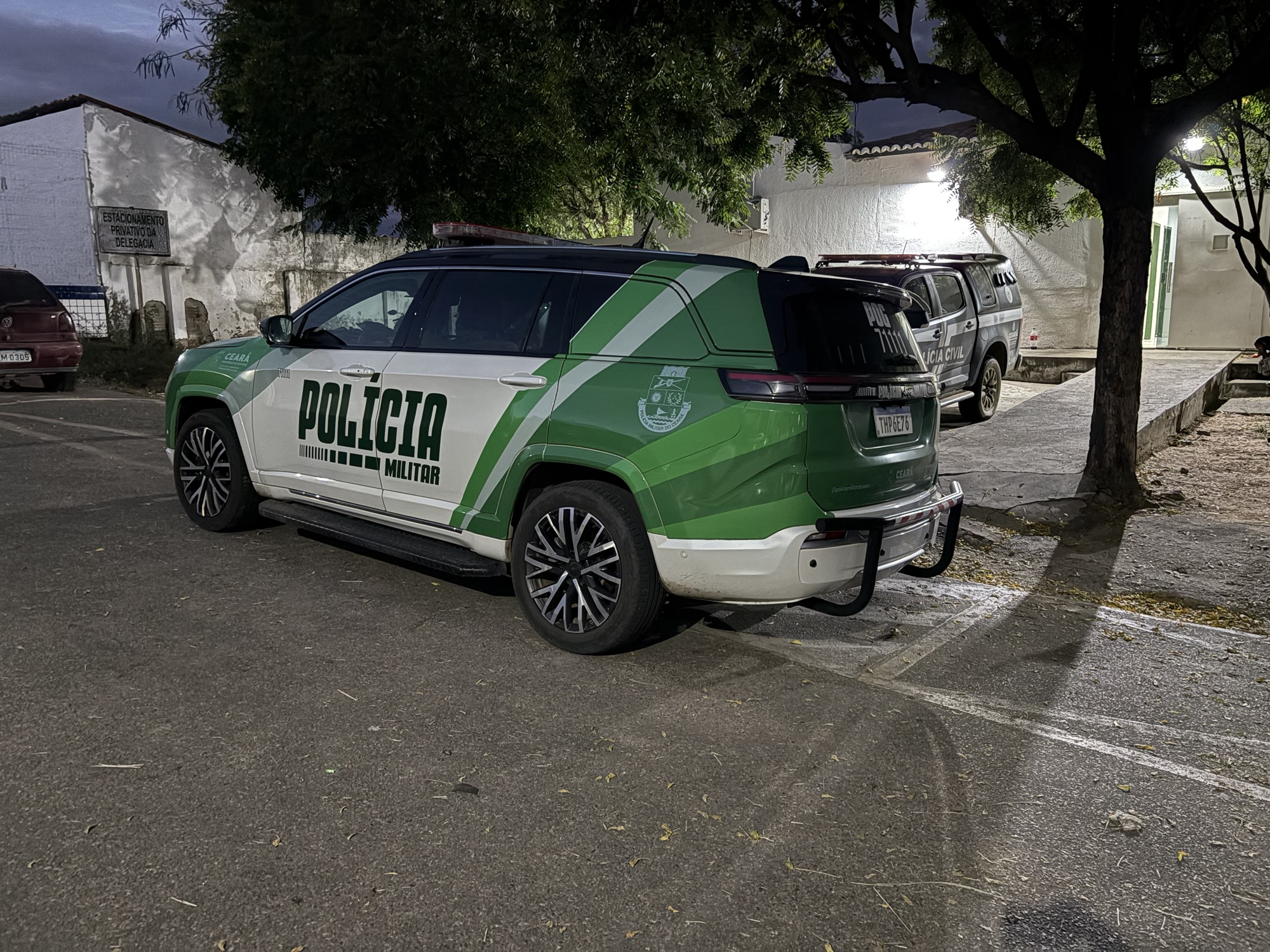 Homem Preso por Violência Doméstica em Novo Oriente: Irmão Ameaça com Barra de Ferro