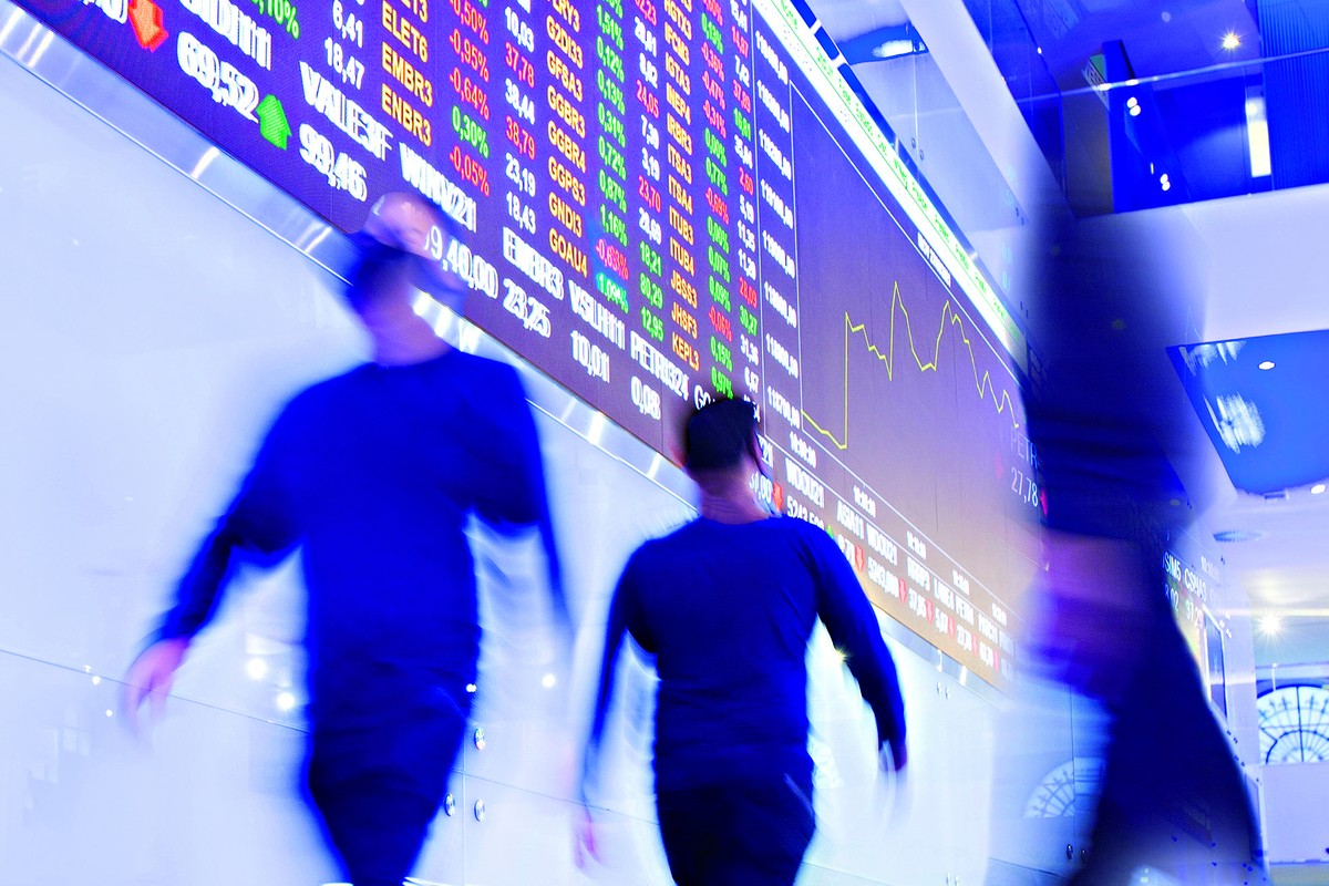 Ibovespa sobe com apoio de bancos e da Vale; Petrobras cede