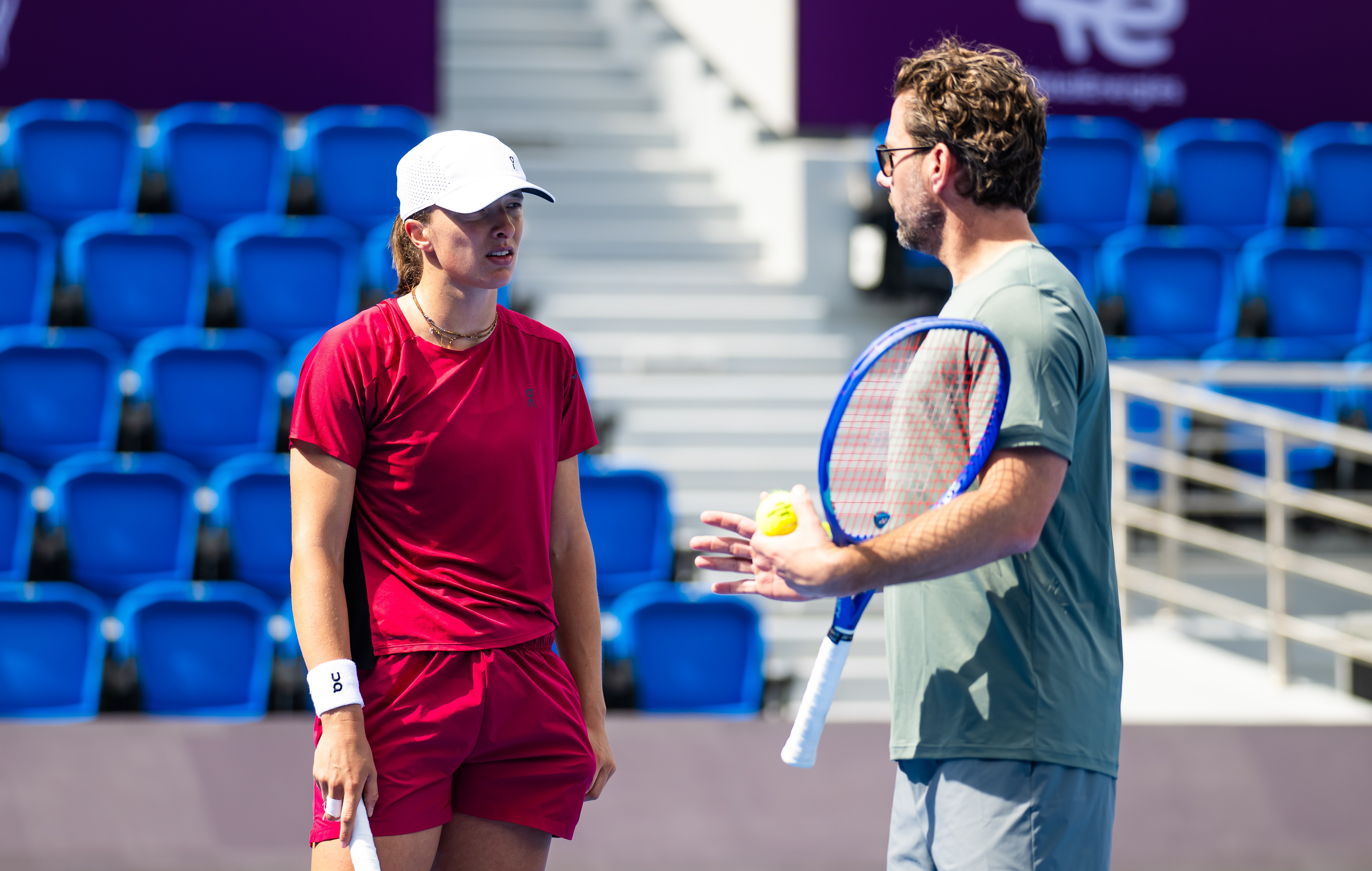 Iga Swiatek Encerra Parceria com Treinador Wim Fissette Após Eliminação Prematura no Miami Open