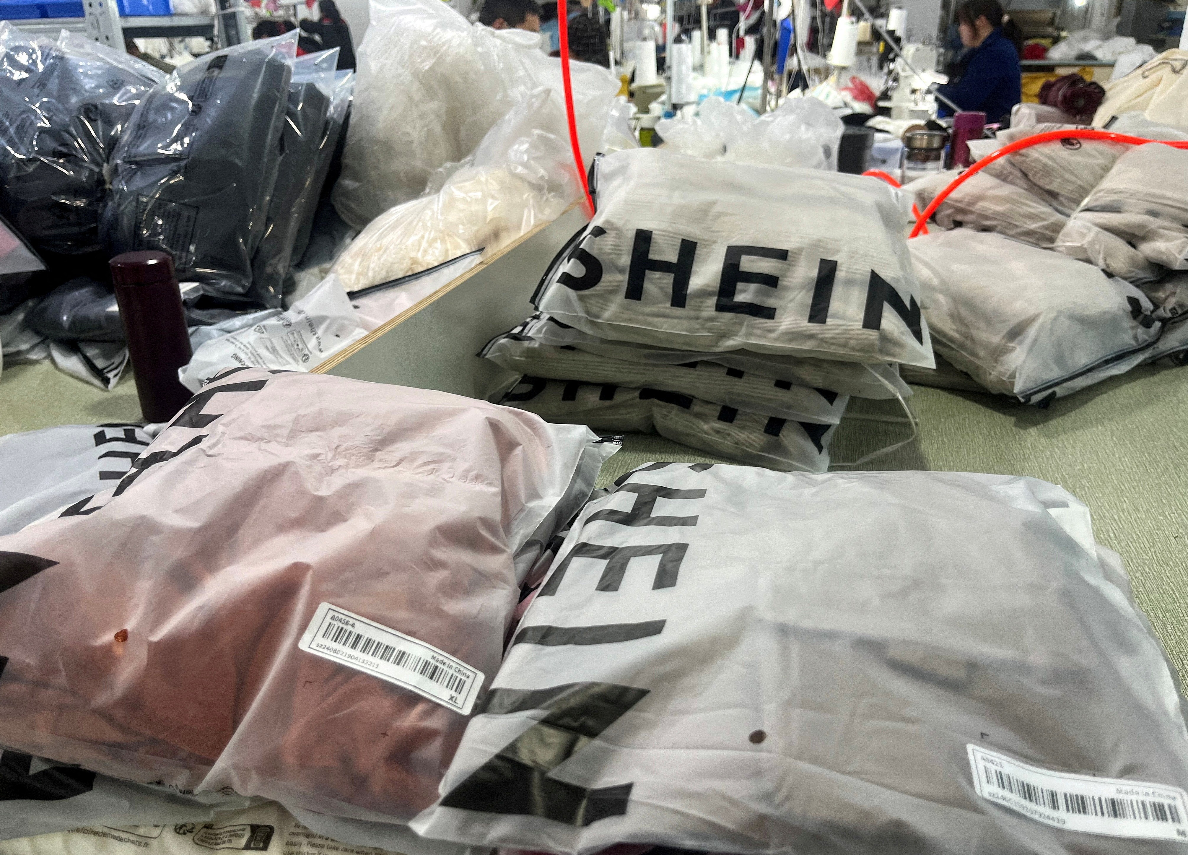 Imposto das Blusinhas: Cálculo da Taxa de Compras Internacionais com e sem Tributação