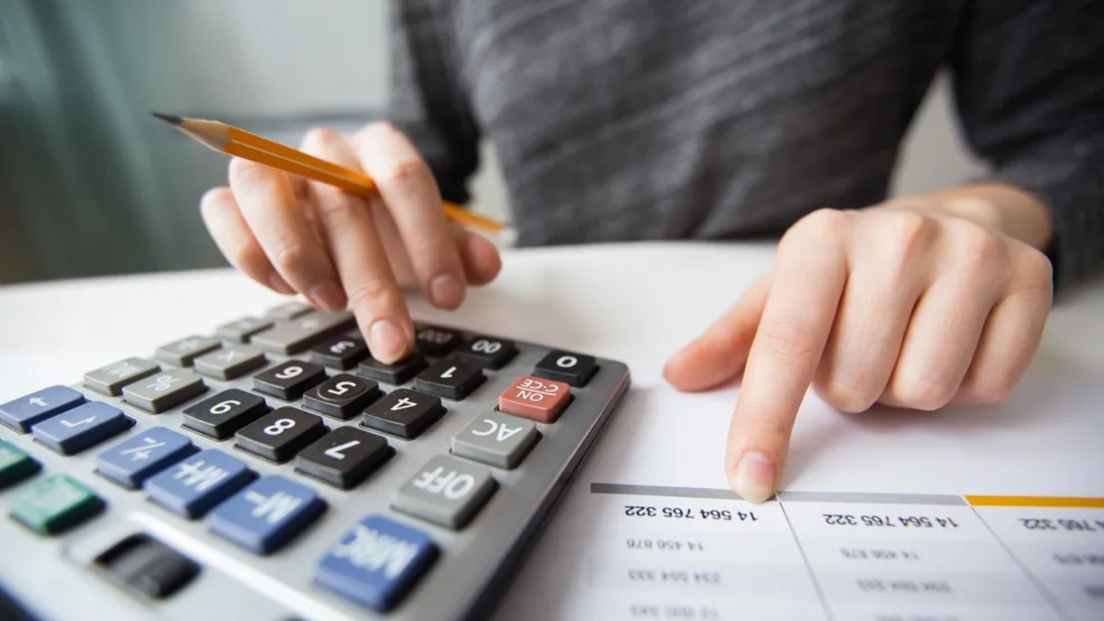 Inadimplência Dispara em Meio a Juros Elevados: Entenda o que Está Acontecendo