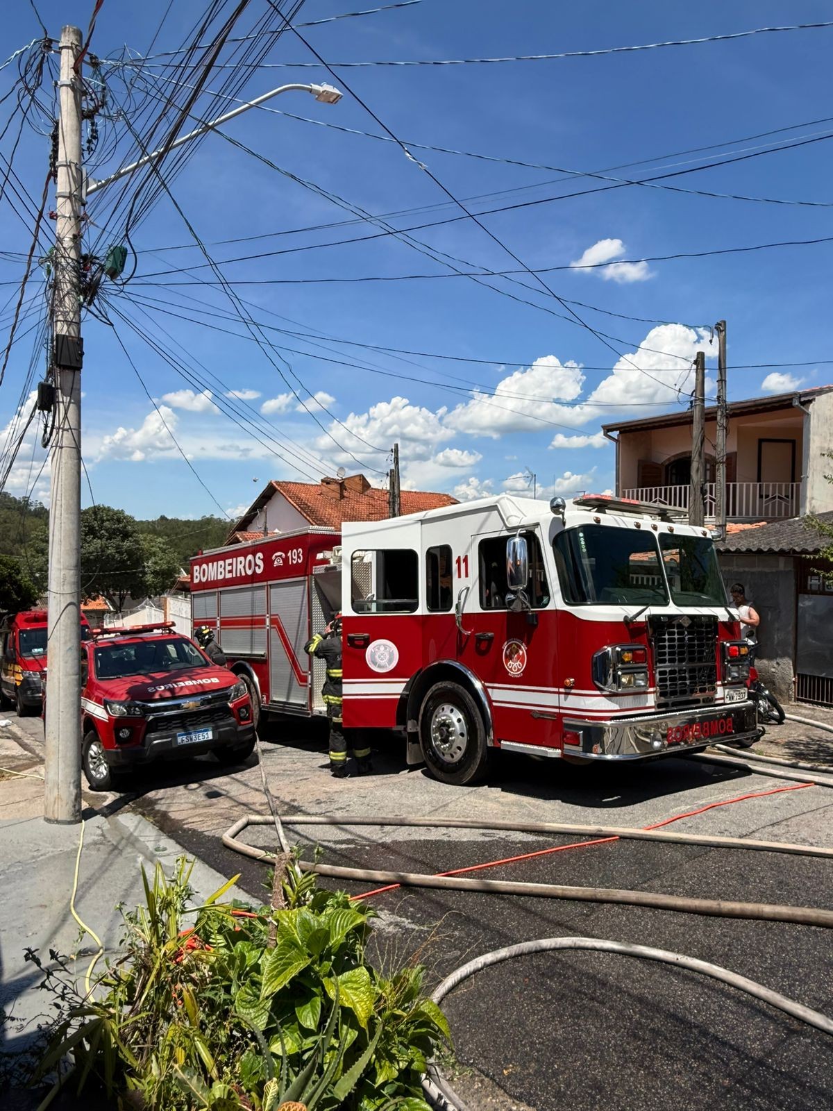Incêndio atinge sobrado na Zona Sul de São José dos Campos