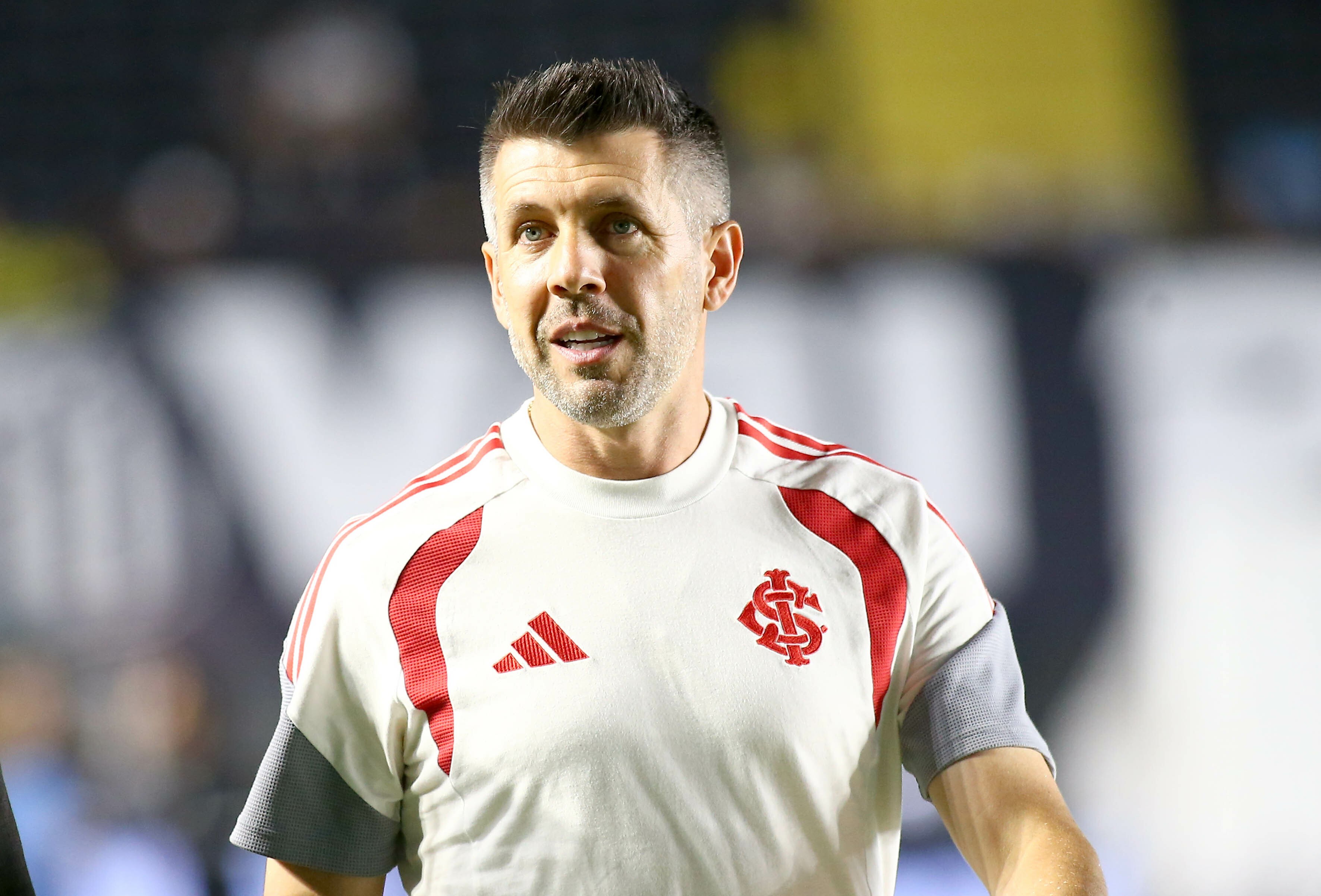 Inter x São Paulo: Quem Pezzolano Escolherá para Substituir Vitinho?