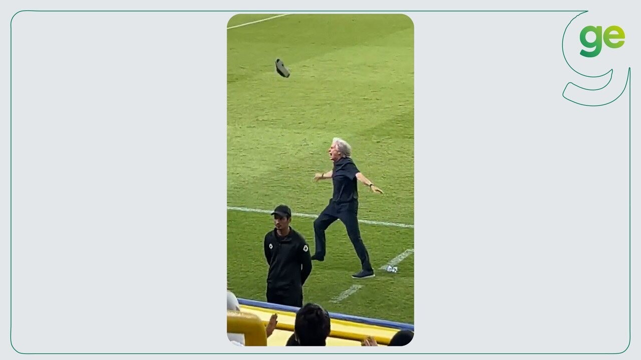 Jorge Jesus coloca atacante ex-Corinthians no mercado: "Pode ser negociado"