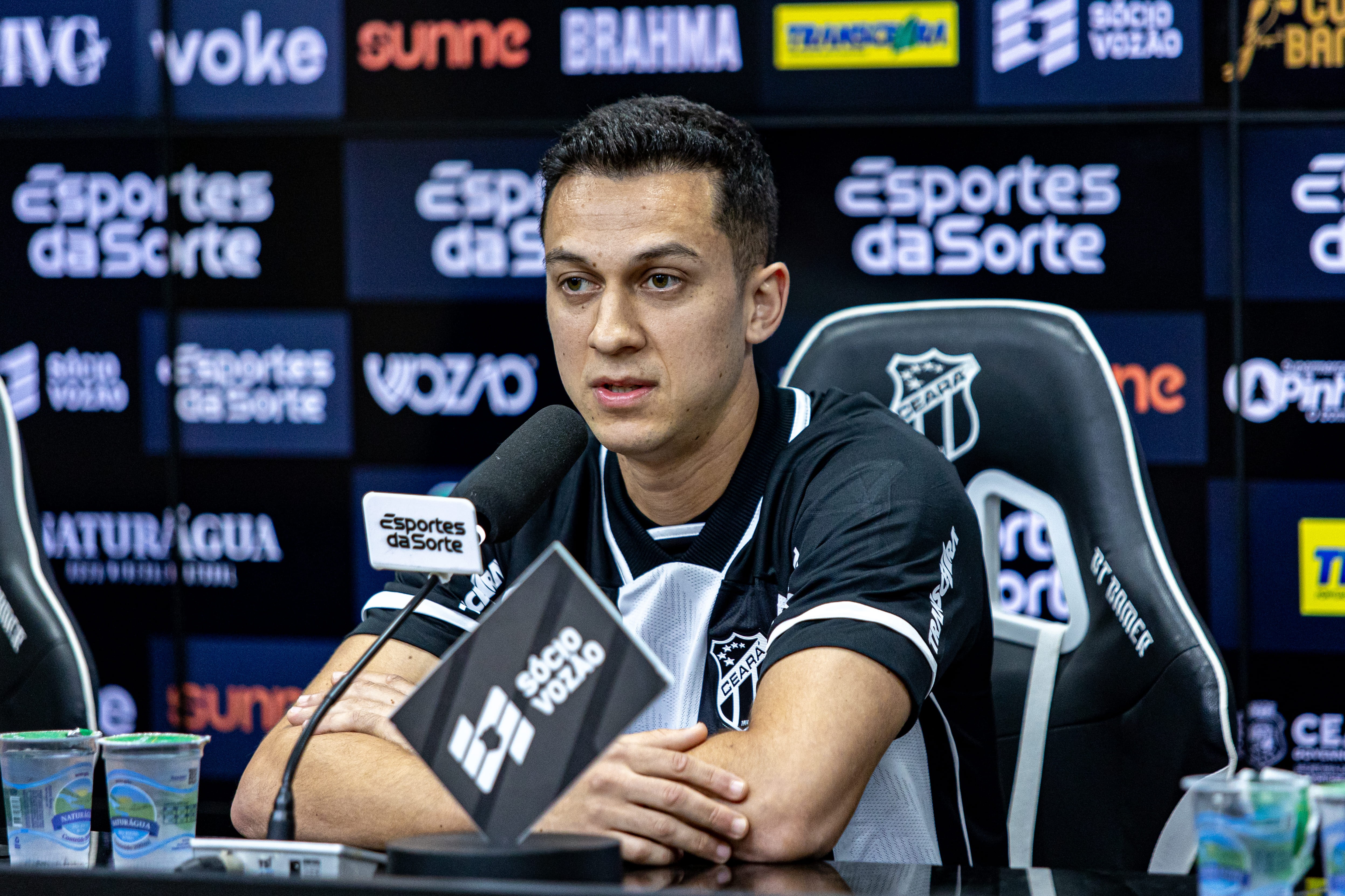 Juan Alano herda camisa 10 do Ceará, destaca trabalho com Zico e readaptação ao futebol br