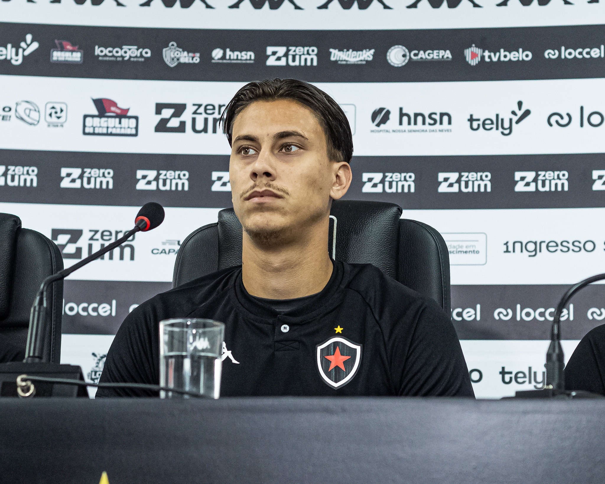 Leandro Mathias cita Rogério Ceni e Zetti como referências ao ser apresentado no Botafogo-
