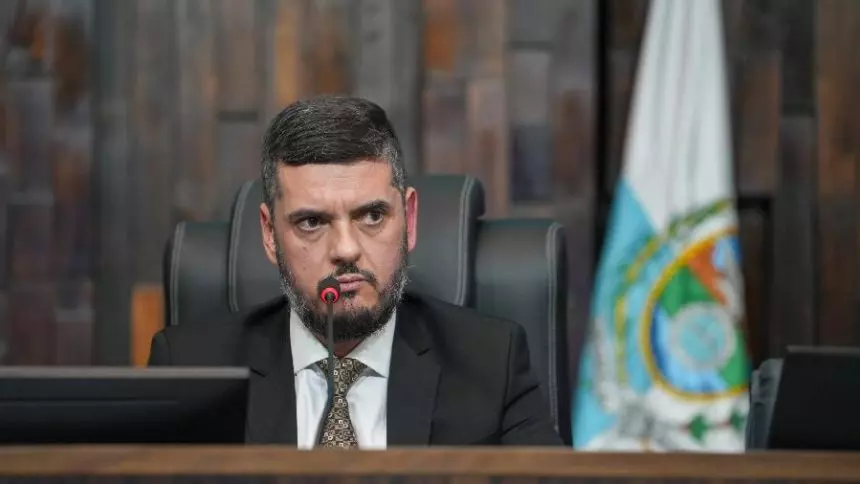 Liderança em Risco: Alerj Convoca Eleição Relâmpago após Cassação de Bacellar