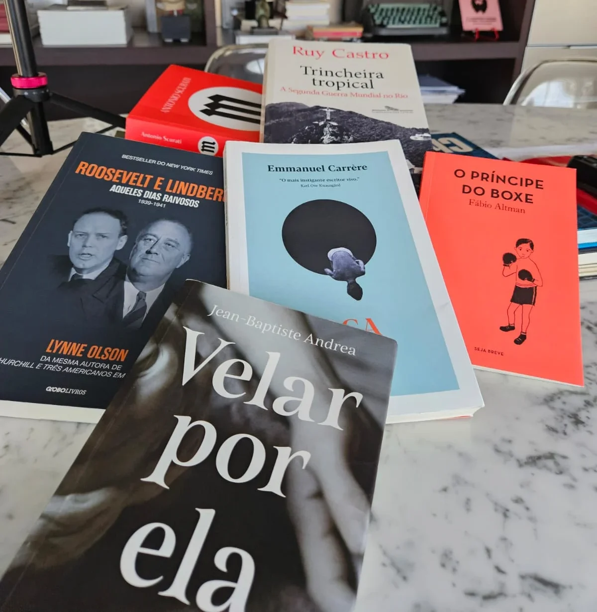 Luís Costa Pinto sugere 10 séries e livros para você maratonar