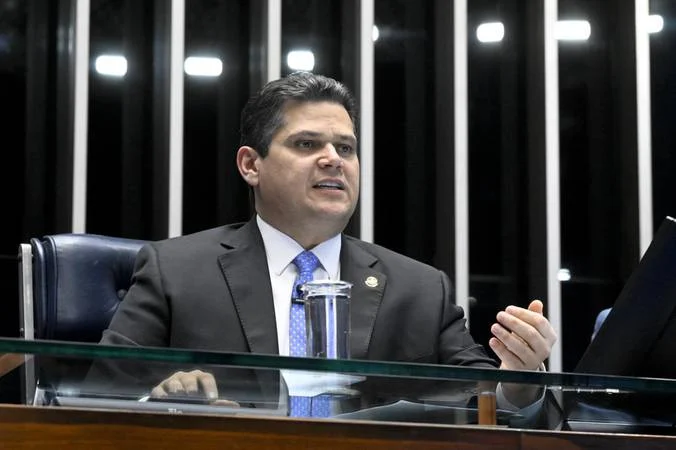 Luiz Inácio Lula da Silva: Veto ao Congresso Nacional para Liberação de Doações na Campanha
