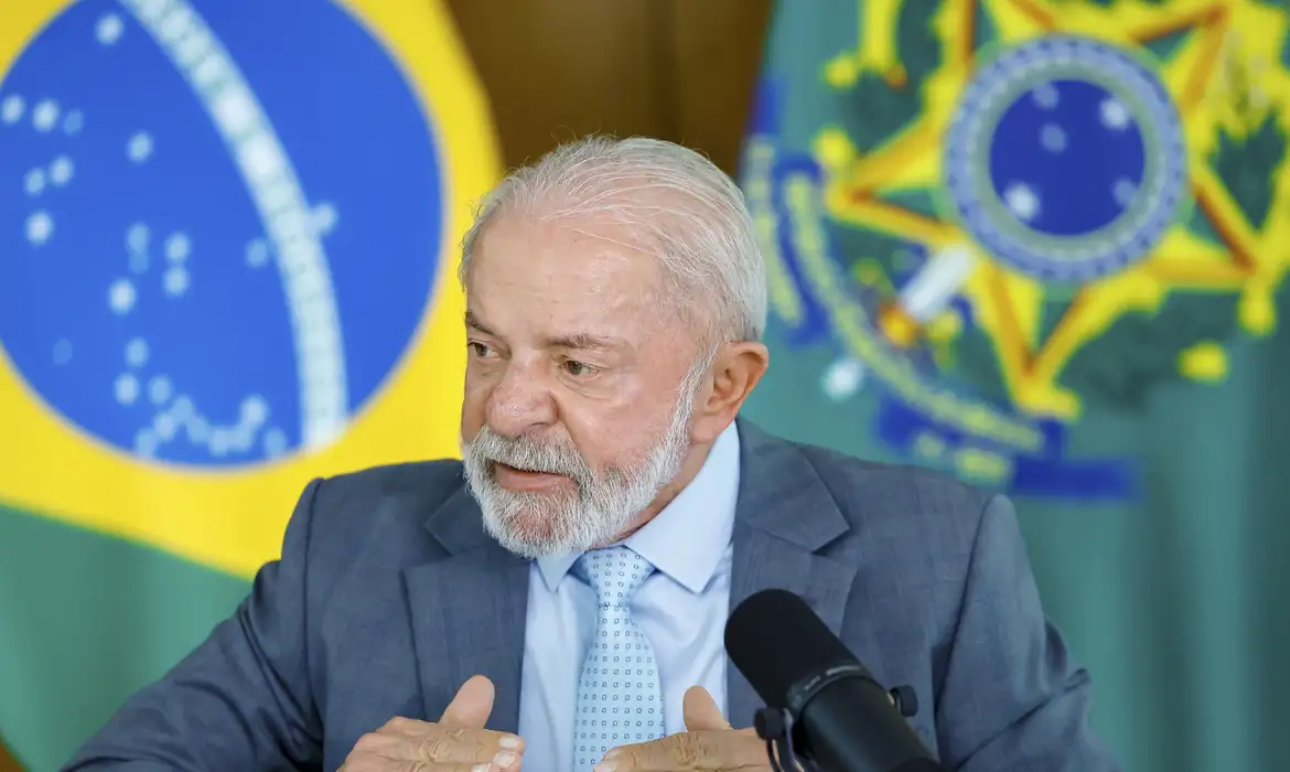 Lula Desafia o Status Quo: projeto de lei encaminha fim da escala 6×1 e redução da jornada de trabalho a 40 horas