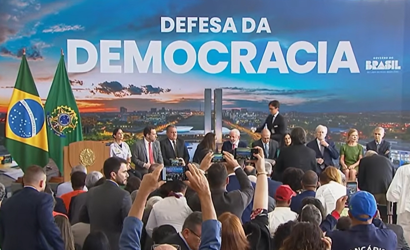 Lula participa de ato sobre o 8 de Janeiro sem a cúpula do Congresso. Siga no YouTube