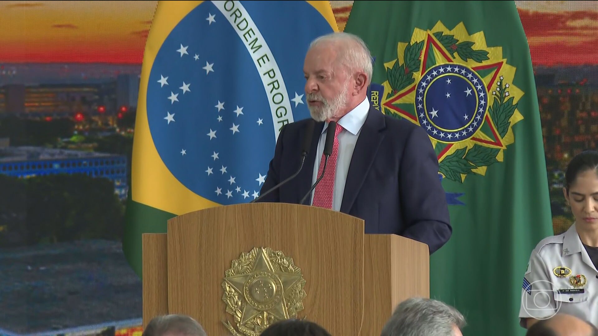 Lula veta projeto de lei que prevê a redução das penas  dos condenados na trama golpista