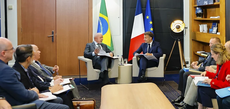 Macron Defende Barreira à Carne Brasileira: Entenda o Motivo