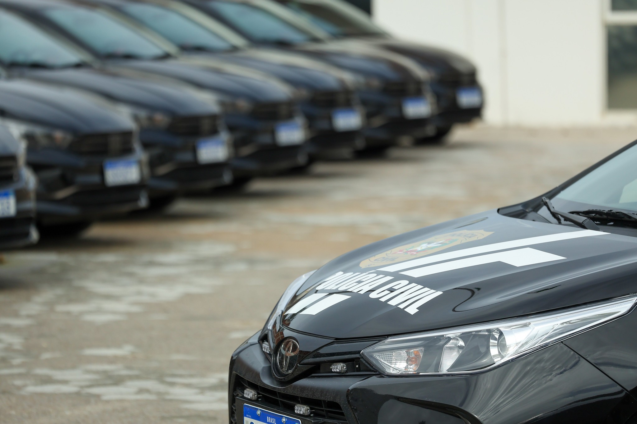 Mãe e filha são mortas a facadas em SC; suspeito morre após confronto com a polícia