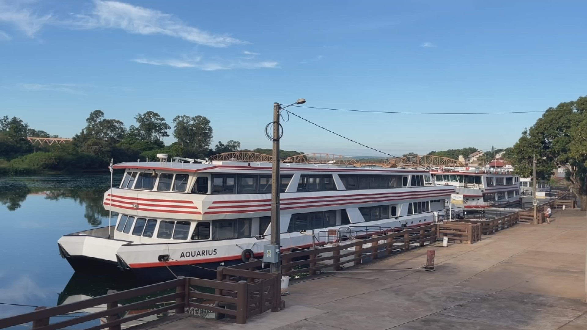 Manutenção em eclusa do Rio Tietê altera roteiro de passeios de barco em Barra Bonita