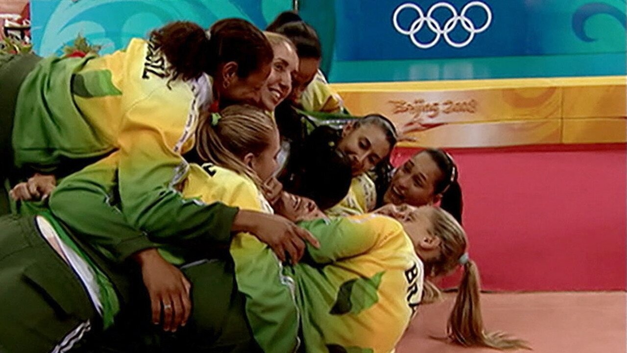 Mari diz que foi cortada de Londres 2012 por rivalidade entre técnicos; Zé Roberto contest