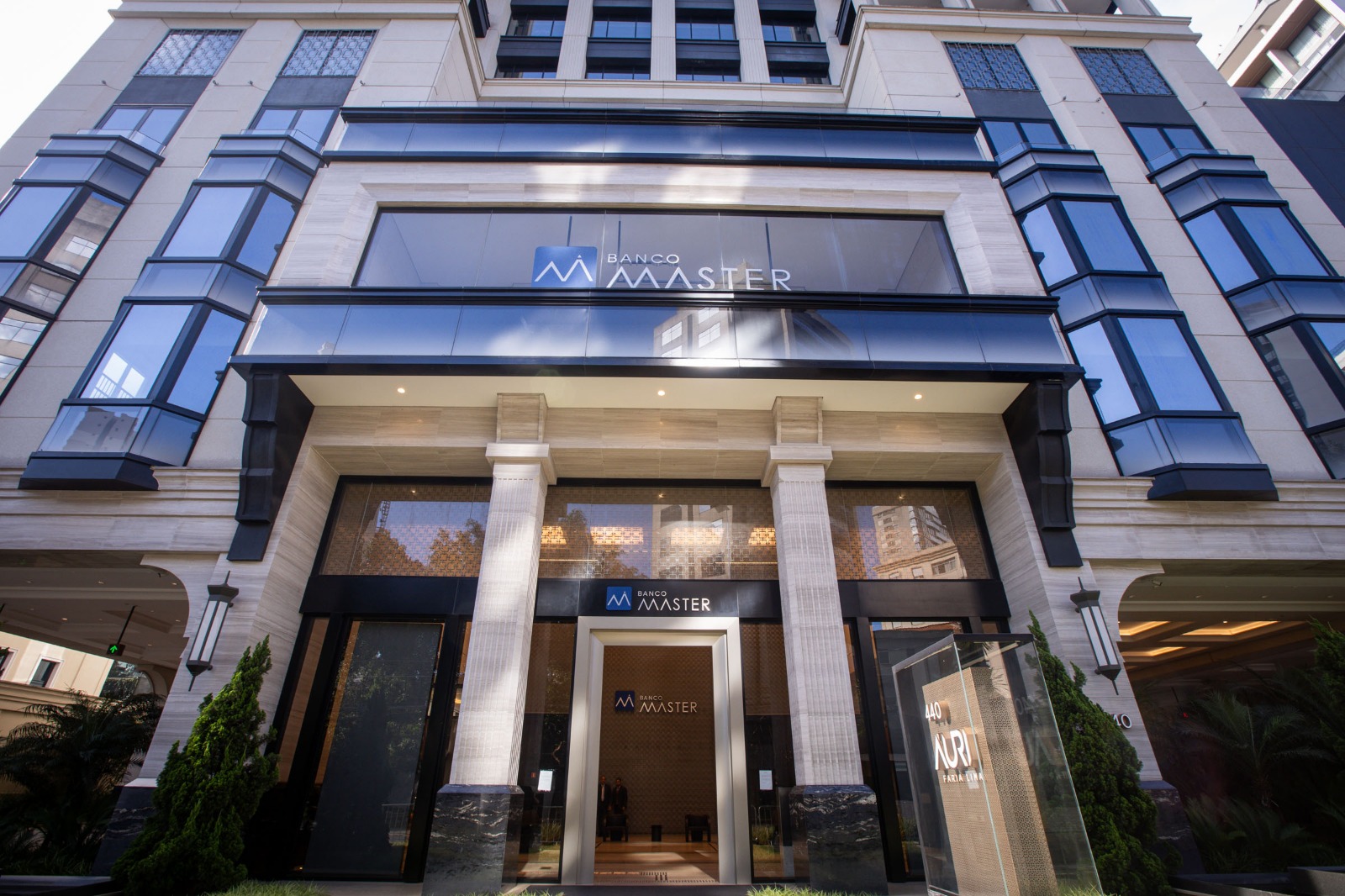 Master: PF faz análise preliminar sobre uso de influenciadores em posts