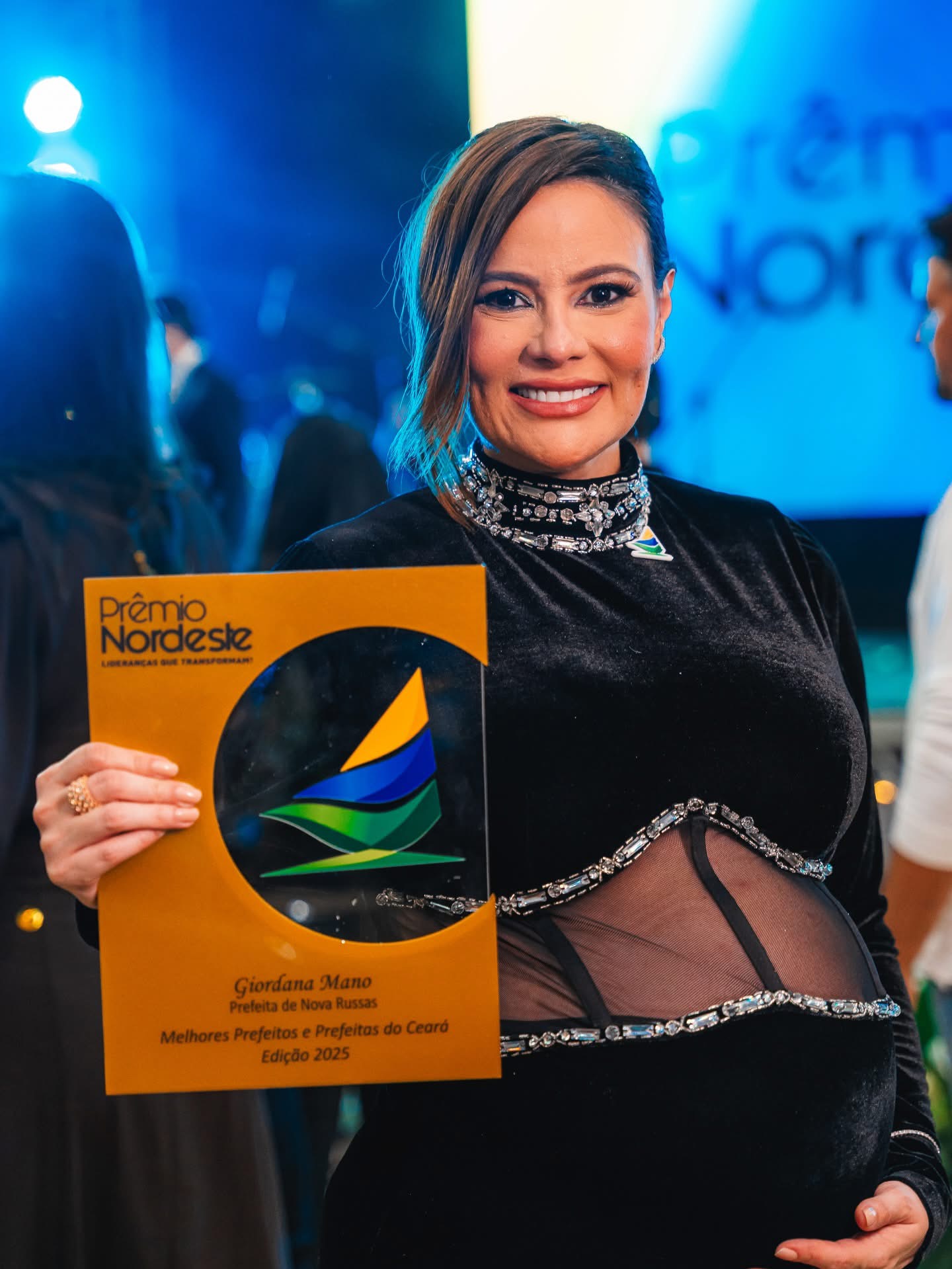 Melhor Prefeita do Ceará: Giordanna Mano Recebe Prêmio de Liderança