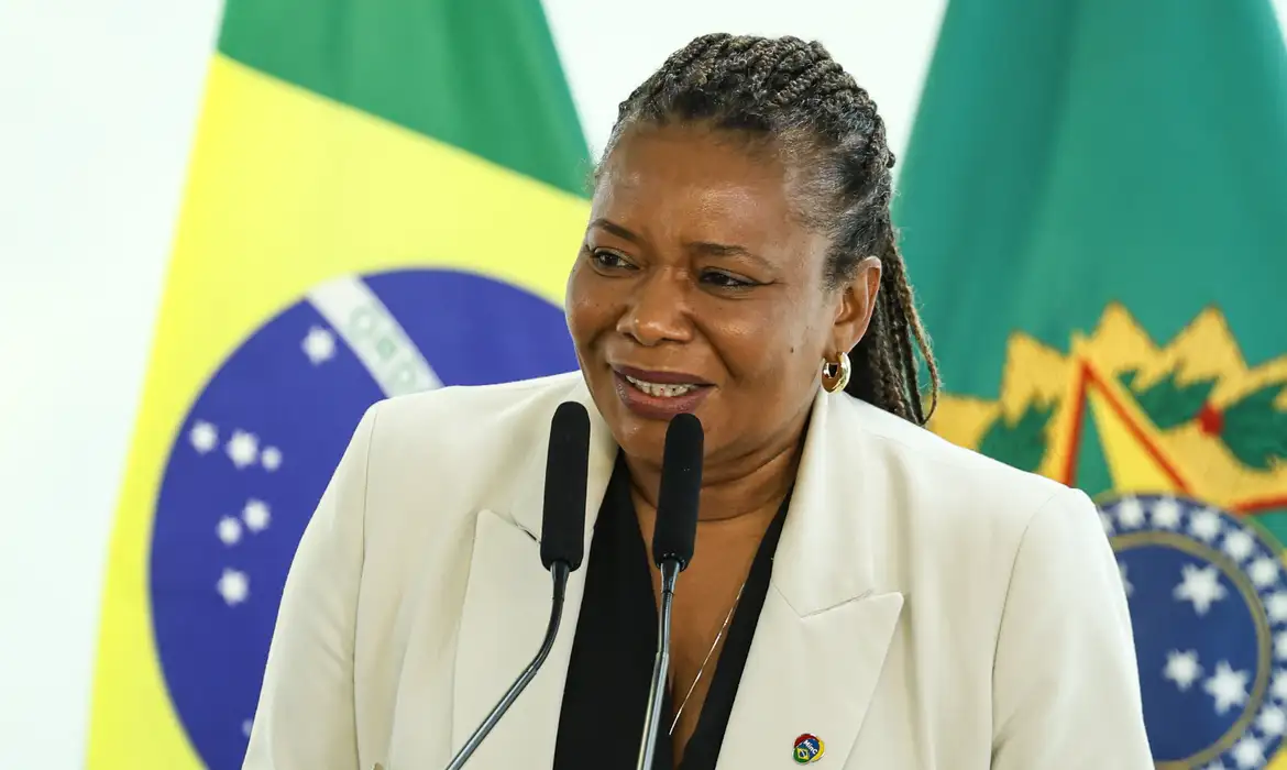 Ministra da Cultura defende investimento em arte e educação para o futuro do Brasil