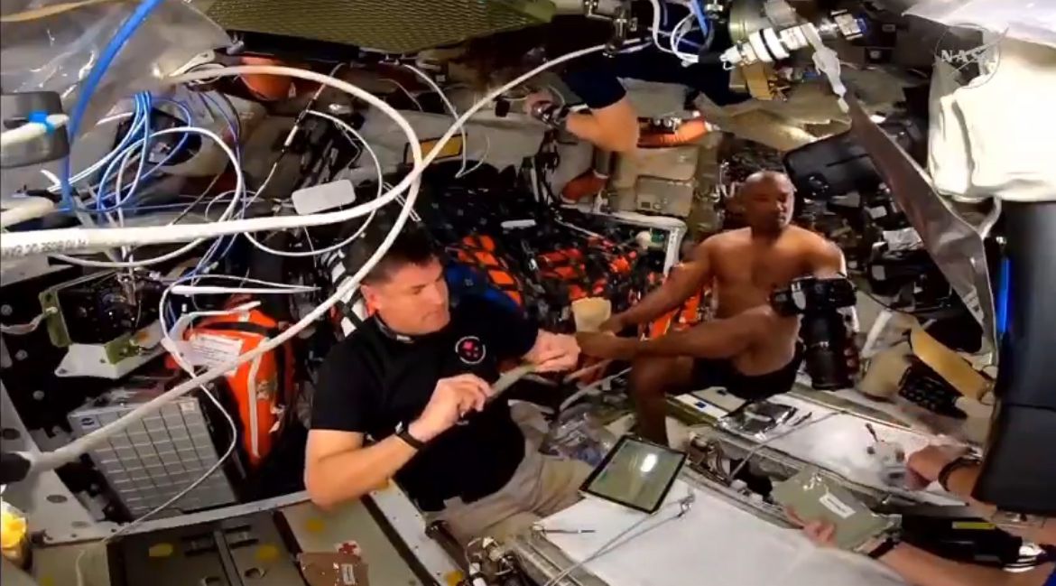 Missão Artemis II: Astronautas Realizam 'Banho Espacial' e Revelam Rotina de Higiene no Espaço