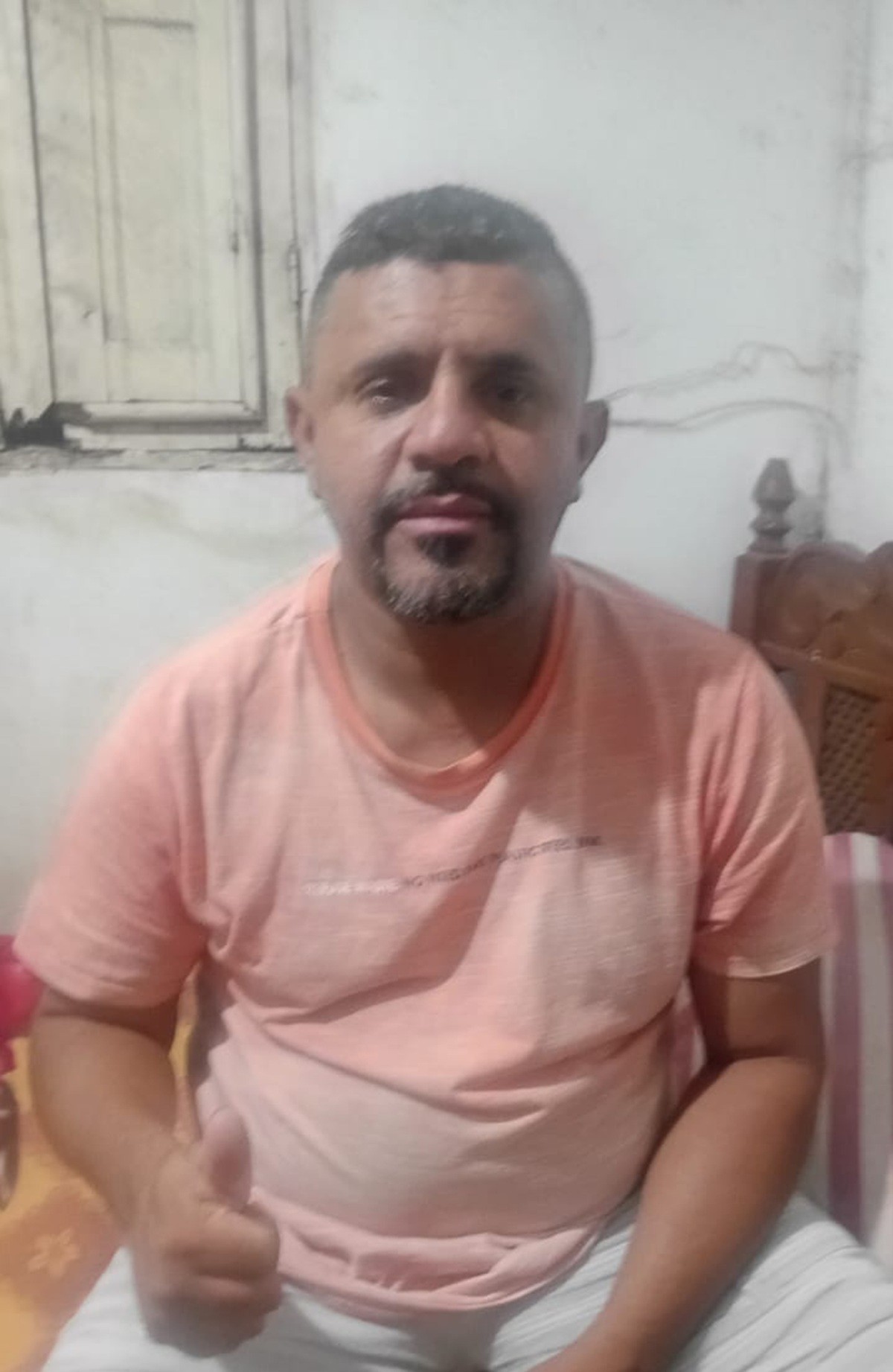 Motoboy morre após queda em poço de elevador durante entrega em Campos