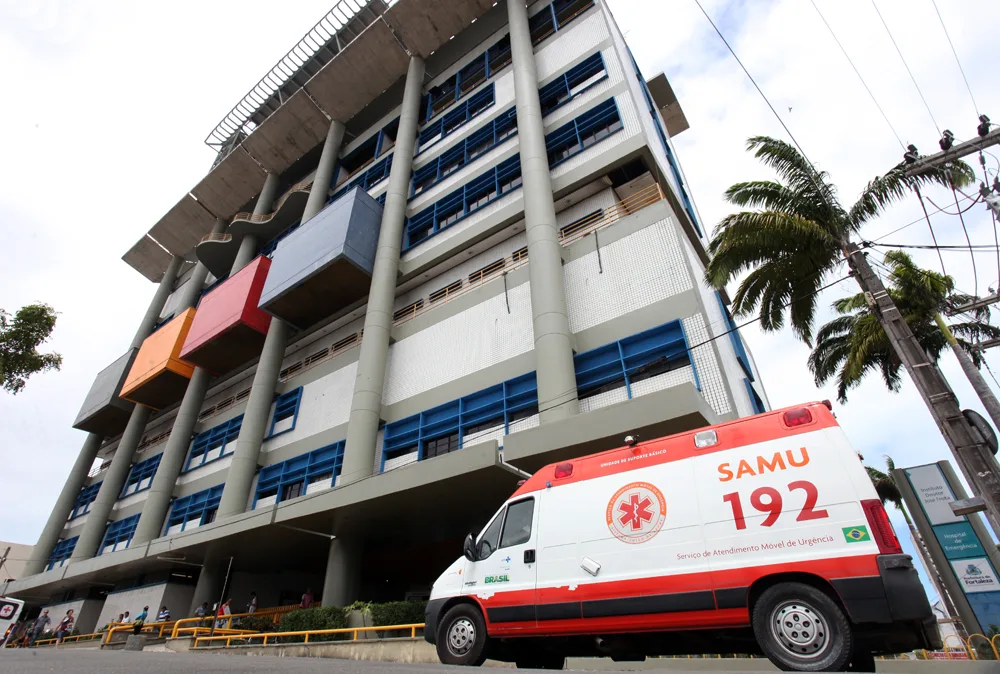 Motorista de Caminhão de Lixo Esfaqueado em Fortaleza: Um Ataque Surpreendente