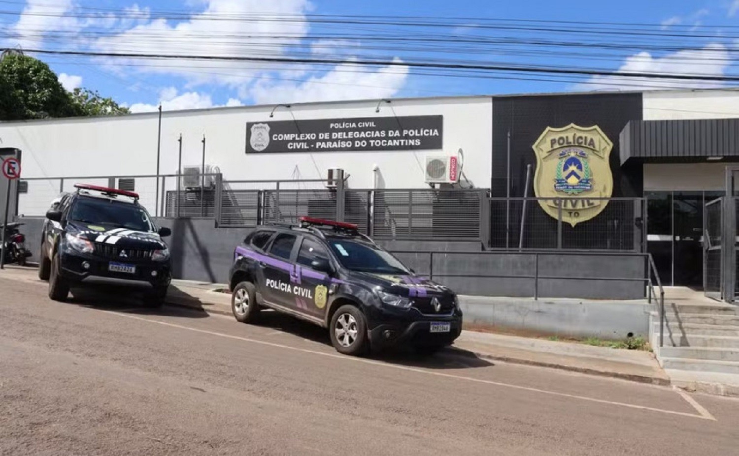 Mulher é indiciada após criar perfil falso e acusar ex-colega de ter caso com maridos de c