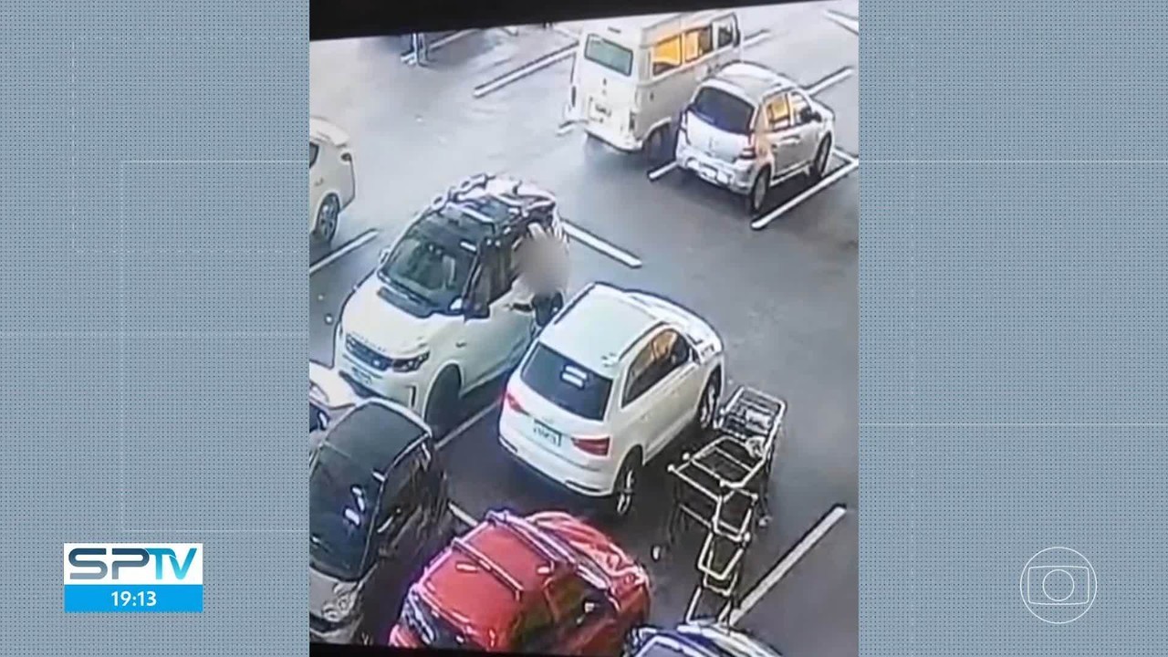 Mulher é sequestrada em estacionamento de supermercado na Zona Sul de SP