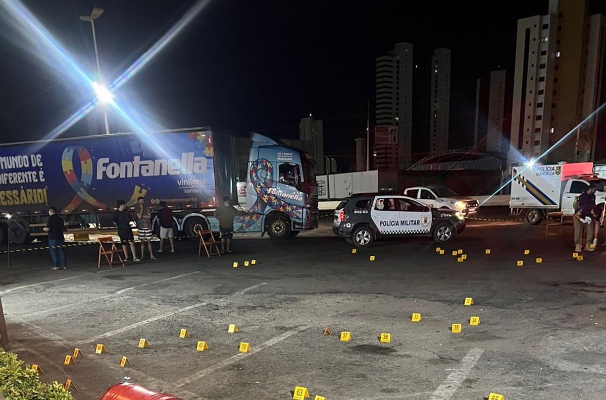 Mulher morre em atentado com cerca de 100 tiros em Mossoró; criminosos usaram fuzil e pist