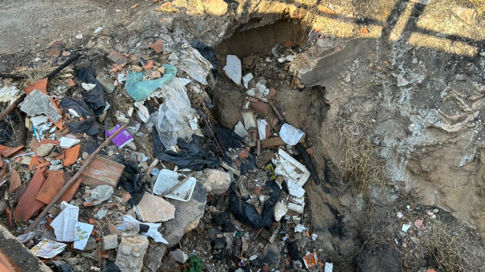 Multas por descarte irregular de lixo somam R$ 650 mil em Teresina; mais de 1,5 mil autuaç