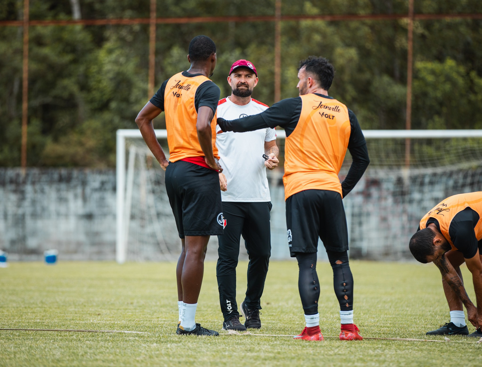 Na lanterna do quadrangular, técnico interino do JEC procura “resgatar o mental dos atleta