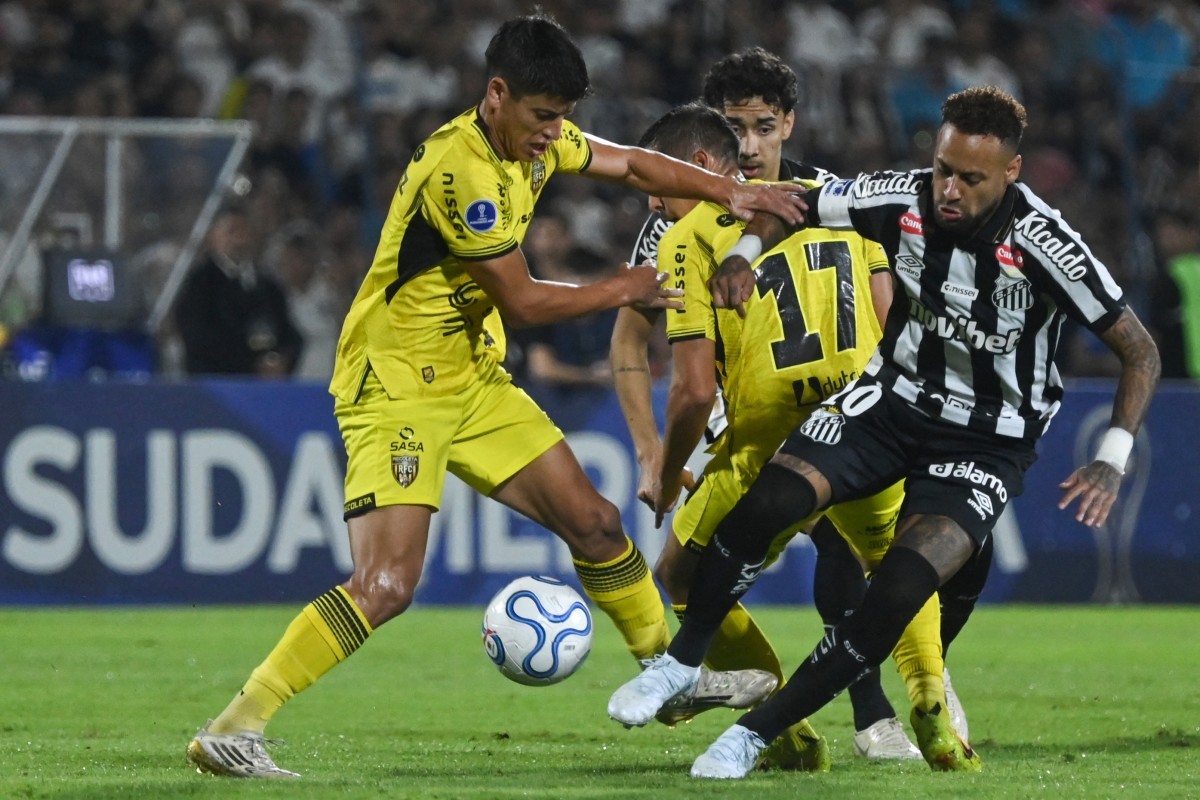 Neymar faz gol, mas Santos sofre empate no final contra o Recoleta