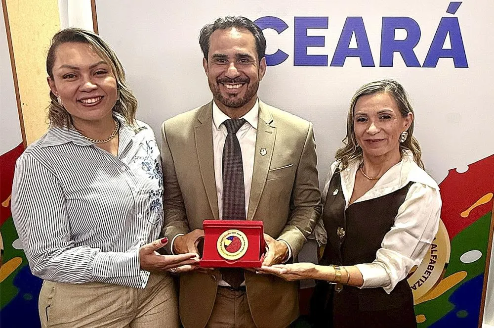 Nova Russas Conquista Selo Ouro em Educação: Uma Mensagem de Alcance Nacional