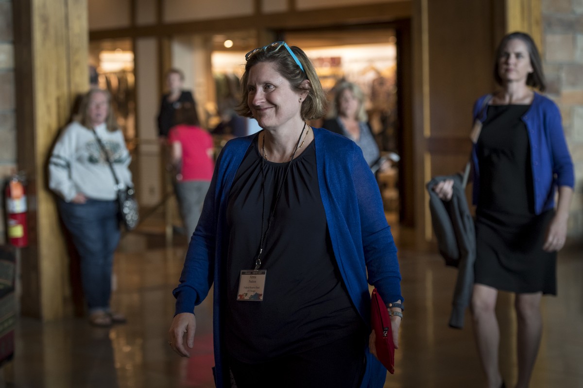 Novos cortes moderados de juros podem ser apropriados em 2026, diz Paulson, d...