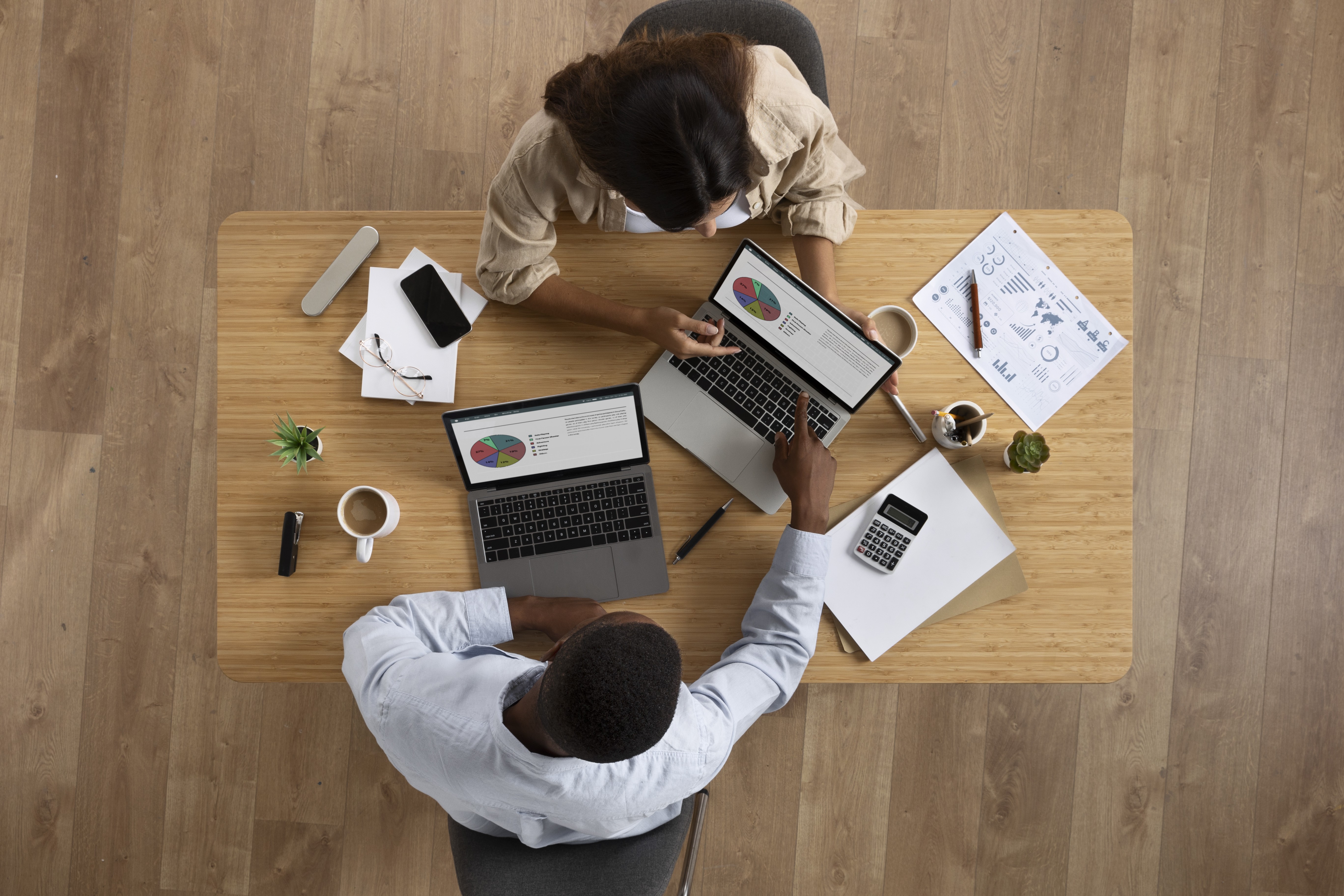 O Custo Secreto do 'Corporativês': Por que o Uso Excessivo de Jargões Pode Atrapalhar o Trabalho?