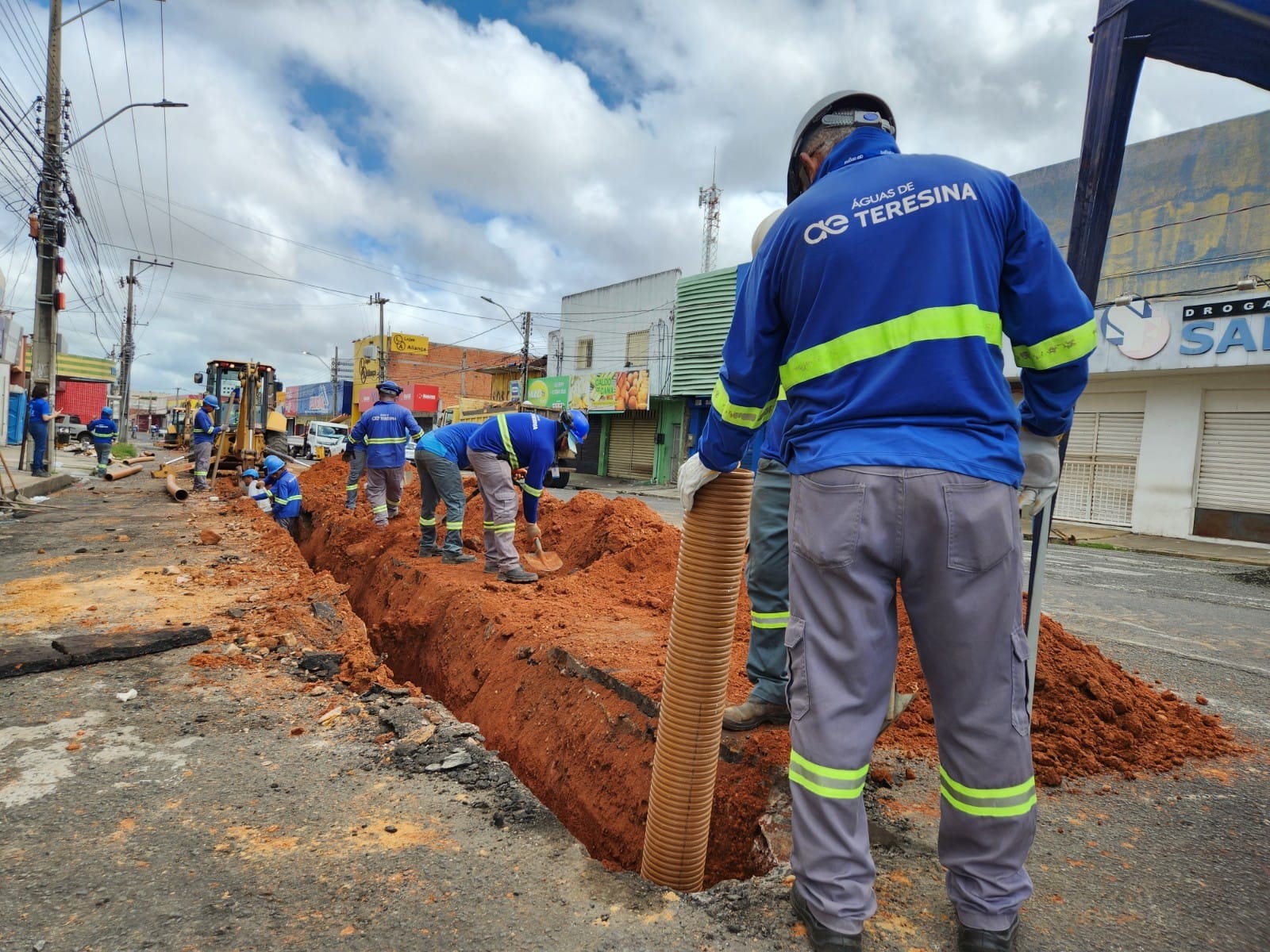 Obras de saneamento da Águas de Teresina podem ser proibidas por problemas nos serviços, d