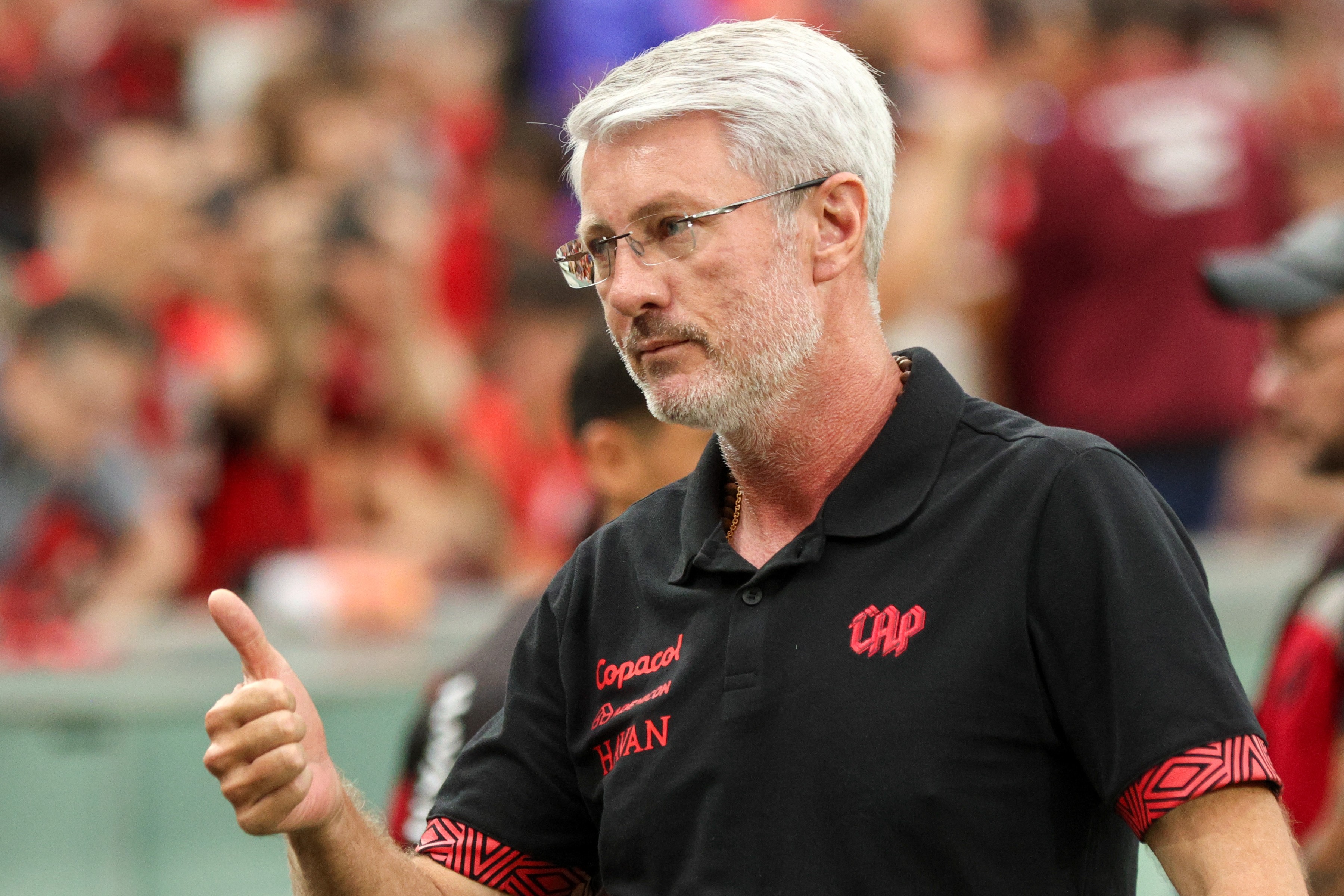 Odair Celebra Campanha do Athletico, mas Alerta para a Volta da Copa: 'Outro Campeonato'