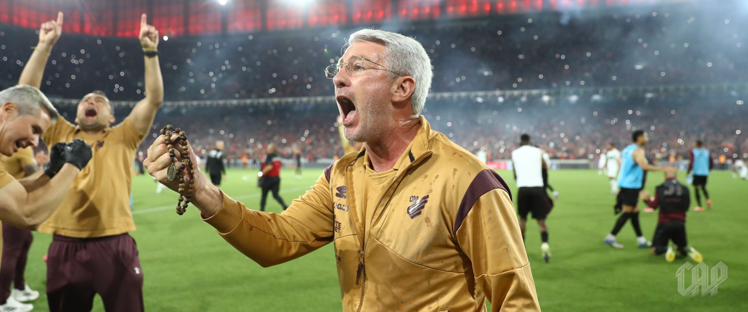 Odair Hellmann valoriza renovação no Athletico e projeta temporada 2026: "Ano difícil"