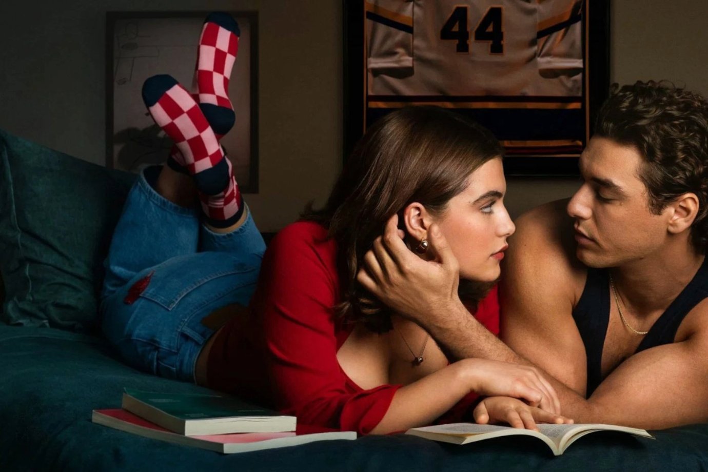 Off Campus: A Saga Romântica que Conquistou o Coração dos Fãs de Séries e Livros