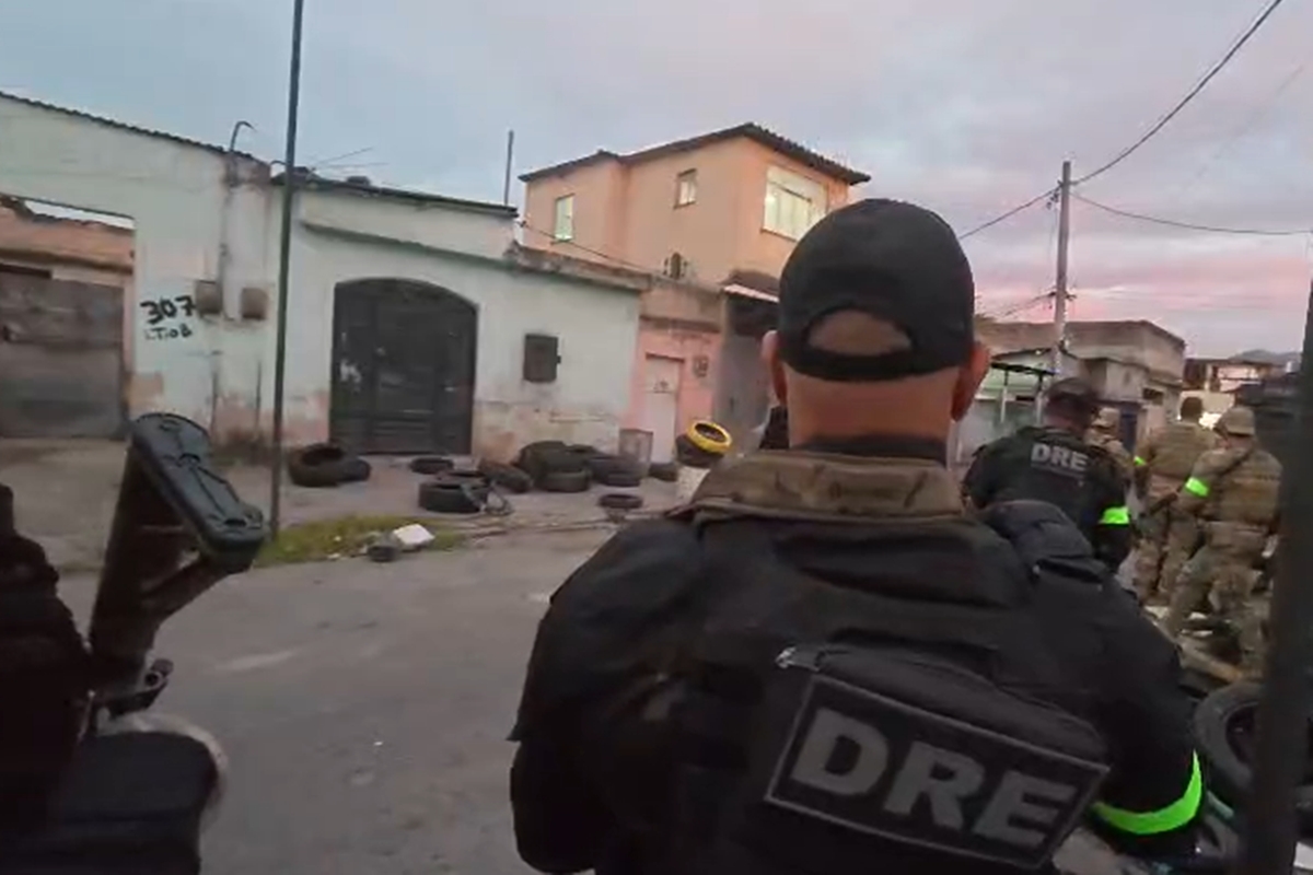 Operação contra roubo de cargas e carros de luxo cerca áreas dominadas pelo TCP