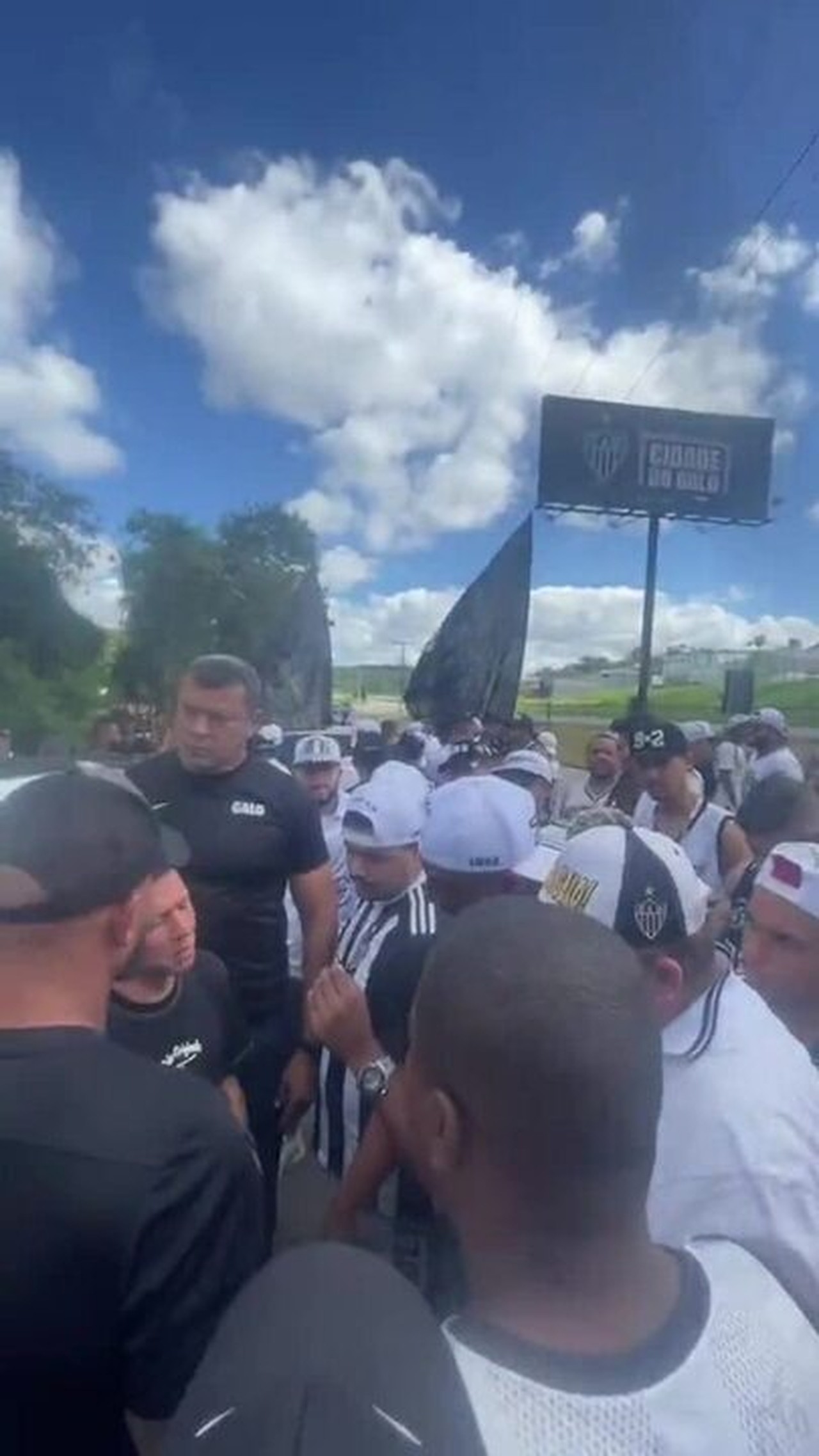 Organizada cobra jogadores do Atlético-MG antes de estreia em 2026