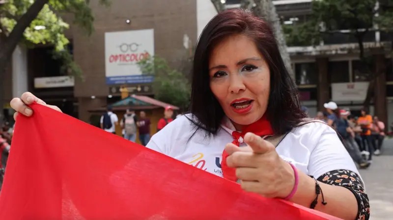 Os apoiadores de Maduro que foram às ruas contra sua captura pelos EUA: 'Nosso presidente 