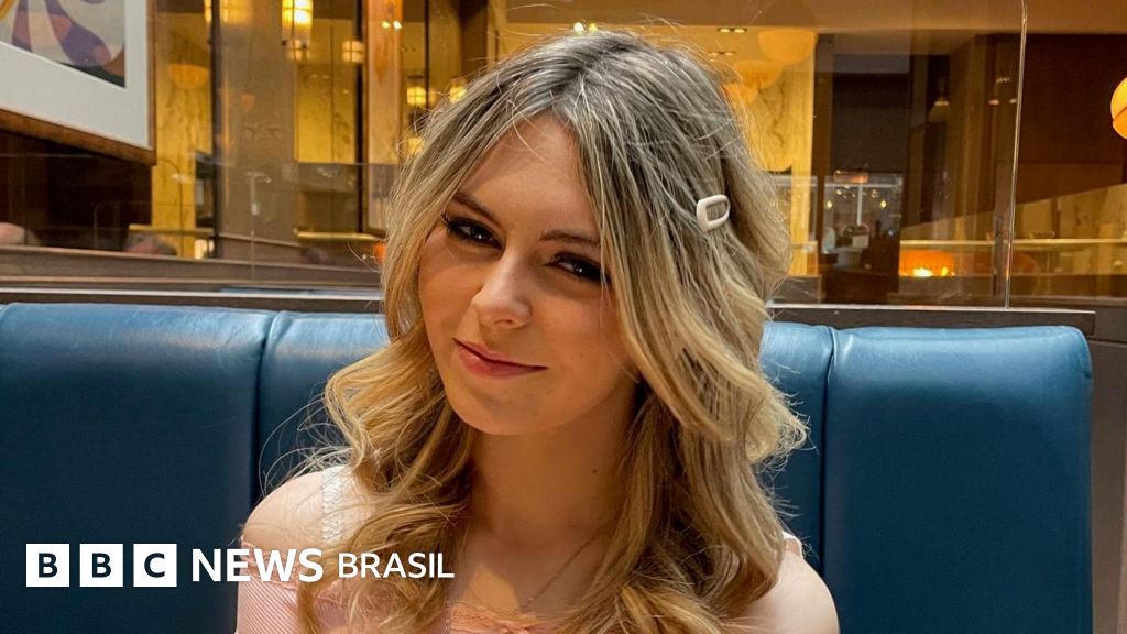 'Os sintomas de câncer de mama da nossa filha foram desprezados pelos médicos porque ela t